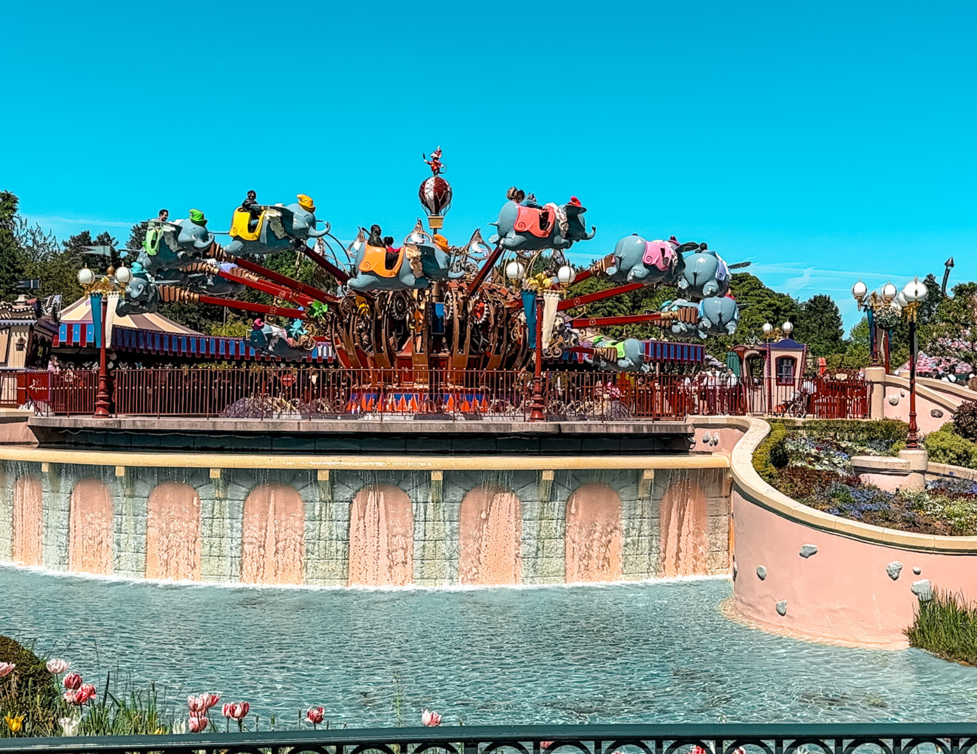 Disneyland Paris Guide (5).png